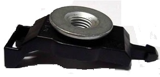 Ecrou cage de fixation du berceau moteur Ecrou cage de fixation du berceau moteur
